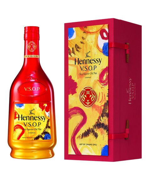 Hennessy V.S.O.P 2022 Lunar New Year Limited Edition Gift Box by Zhang Enli